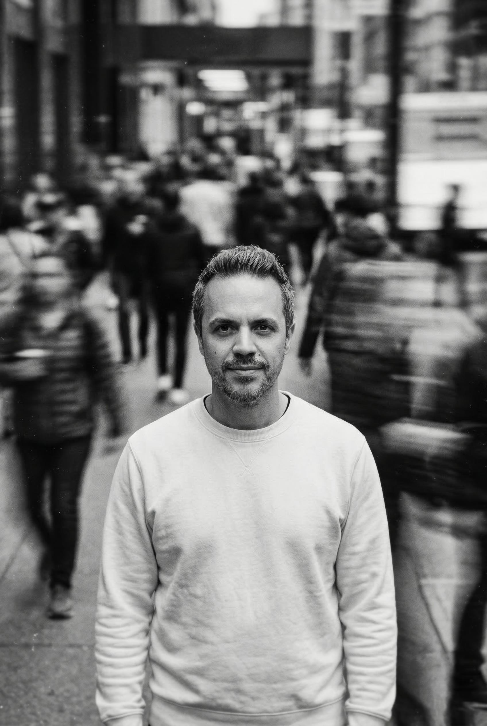 Germán León Germán León in the street